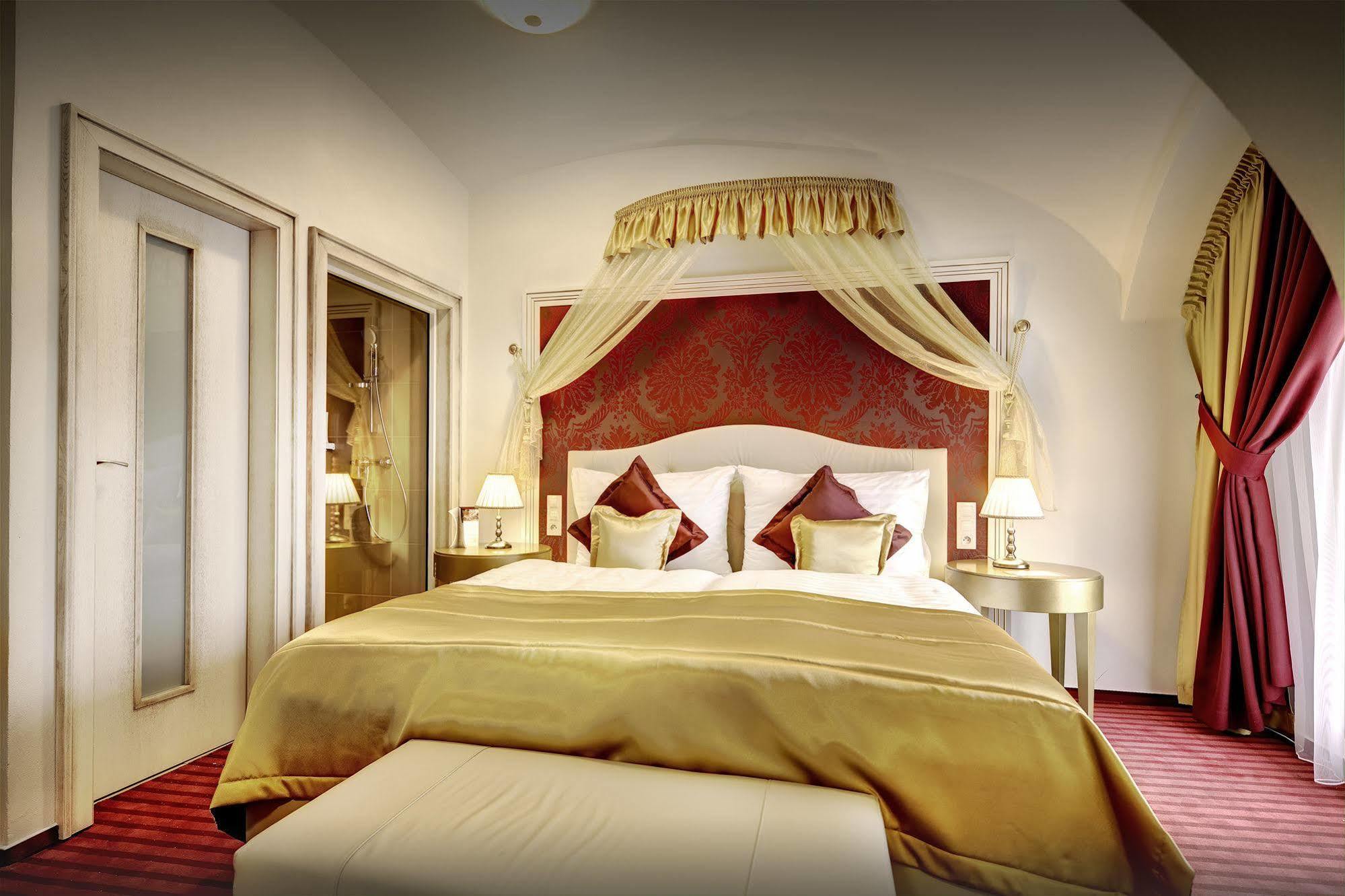 บูติก โฮเทล ฮเวียซโดสลาฟ Hotel เกชมาร็อค ภายนอก รูปภาพ